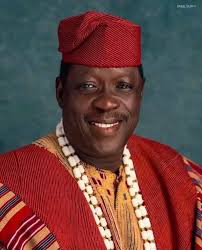 1990 Archive: Ogogo, Late I-Show Pepper Lead Hubert Ogunde Procession