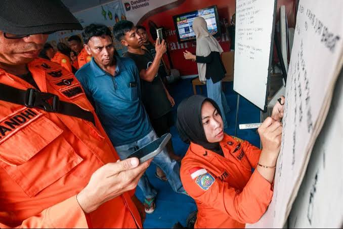 Java Sea Emergency: 1 Dead, 103 Rescued As Bad Weather Hits Indonesian Ferry