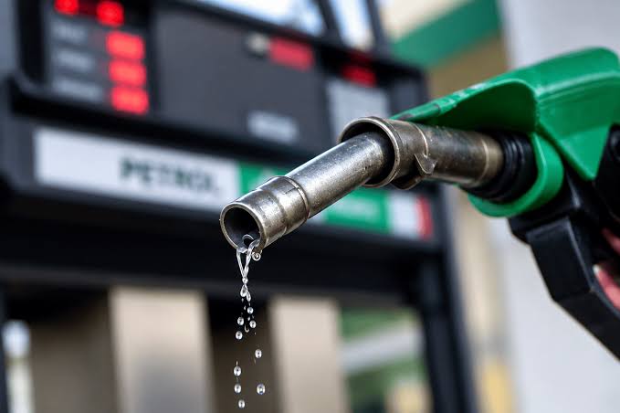 Atiku Challenges Tinubu Over ₦66 Petrol Discount, Demands NNPC Board Answers