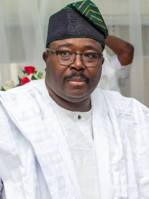 Oyo 2027: APC, APM Clash Over Alleged Vandalism Of Alli’s Billboards